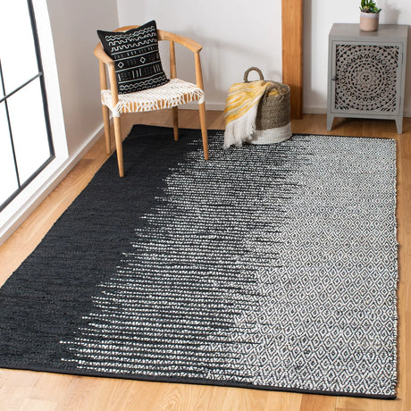 Safavieh Vintage Leather 6'-0" x 9'-0" Rug in Light Grey / Black