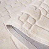 Safavieh Manhattan 4'-0" x 6'-0" Rug in Ivory