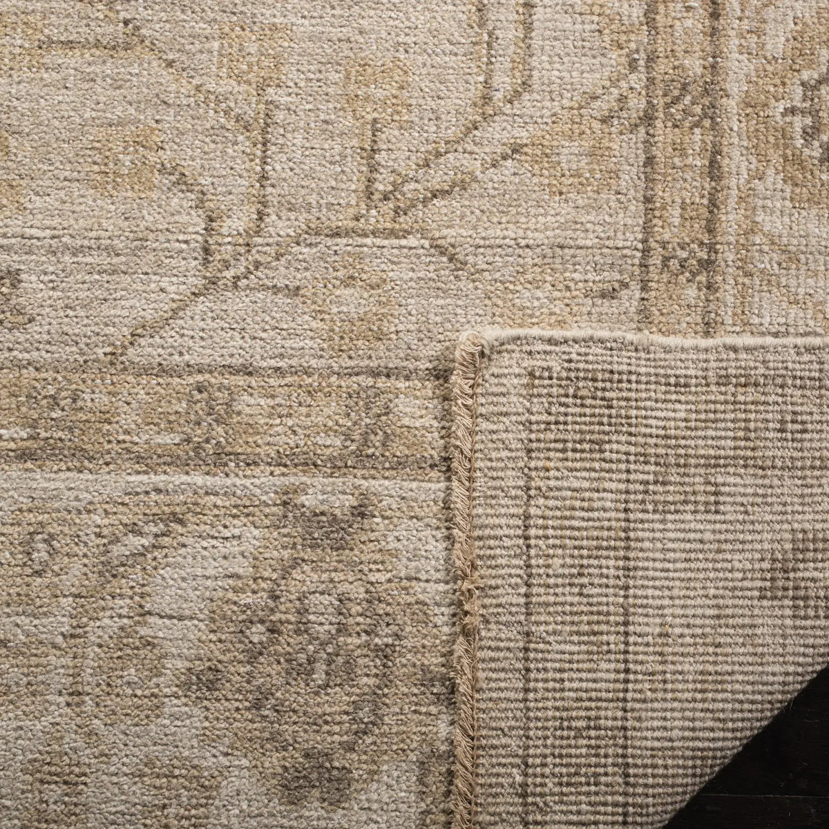 Safavieh Izmir 6'-0" x 9'-0" Rug in Gold / Ivory
