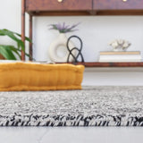 Safavieh Micro-Loop 5'-0" x 8'-0" Rug in Black / Ivory