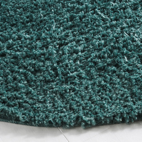 Safavieh August Shag 900 6'-7" x 6'-7" Rug in Green