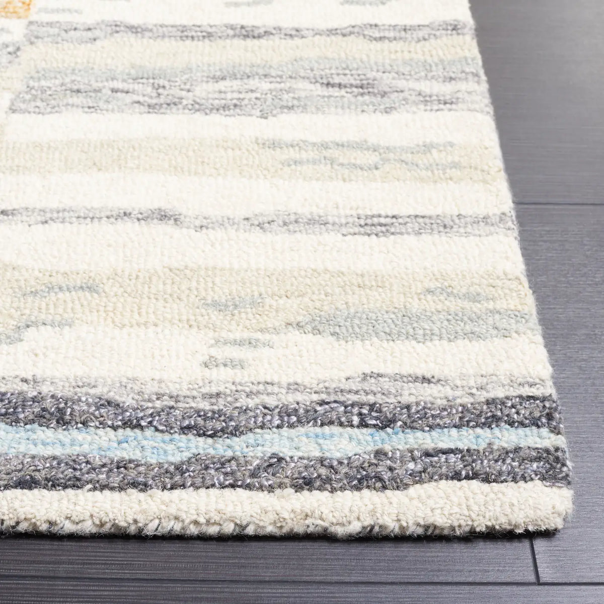 Safavieh Ebony 4'-0" x 6'-0" Rug in Ivory / Grey