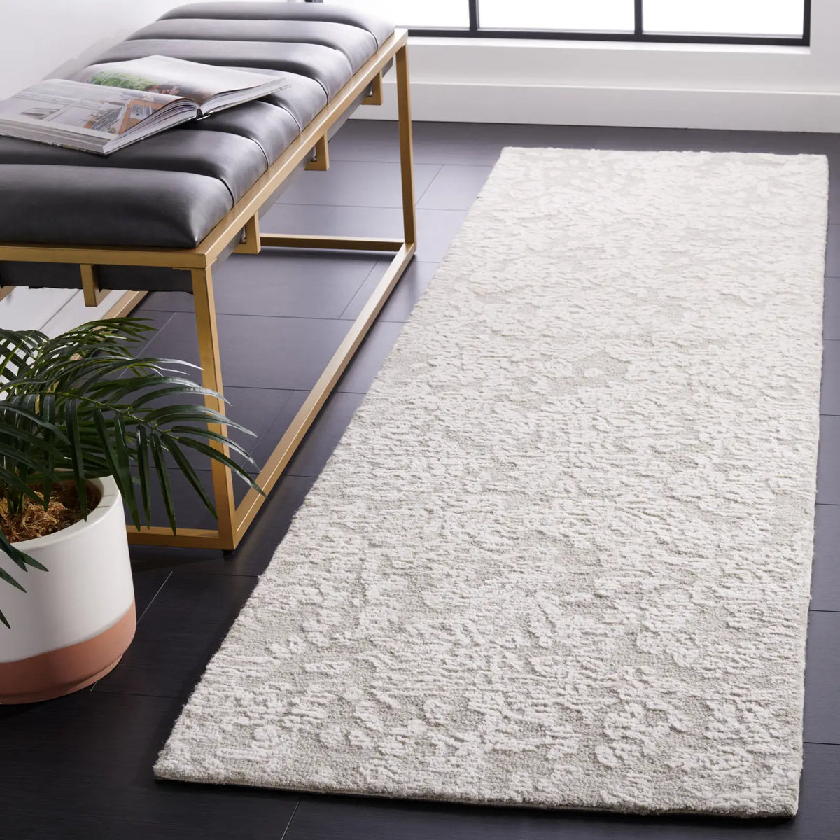Safavieh Metro 2'-3" x 8'-0" Rug in Light Grey
