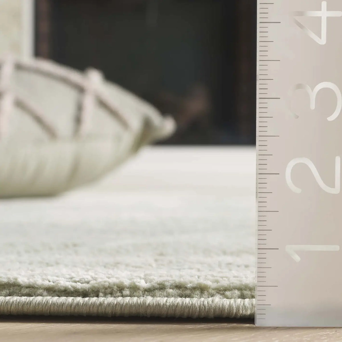 Safavieh Revive 4'-0" x 6'-0" Rug in Sage