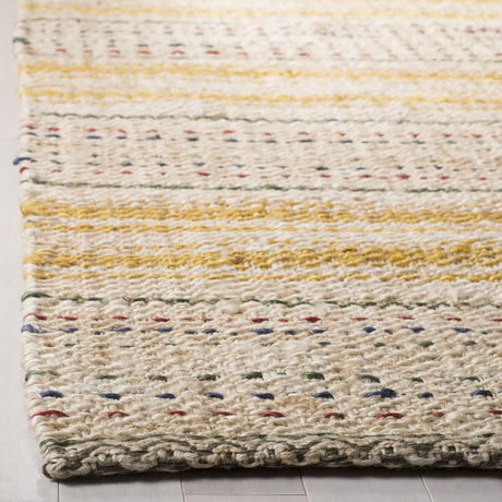 Safavieh Natural Fiber 4'-0" x 6'-0" Rug in Ivory / Gold