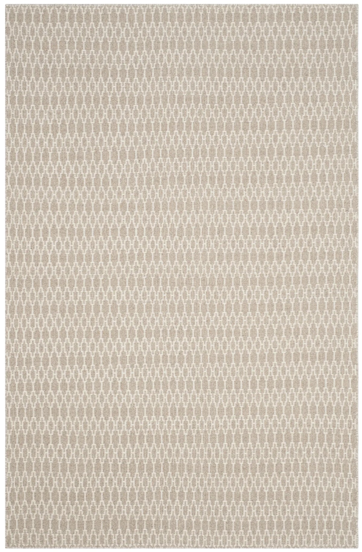 Safavieh Oasis 5'-0" x 8'-0" Rug in Beige / Ivory