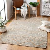 Safavieh Kilim 4'-0" x 6'-0" Rug in Silver / Natural