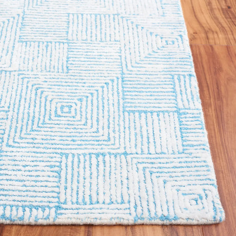 Safavieh Glamour 4'-0" x 6'-0" Rug in Ivory / Turquoise