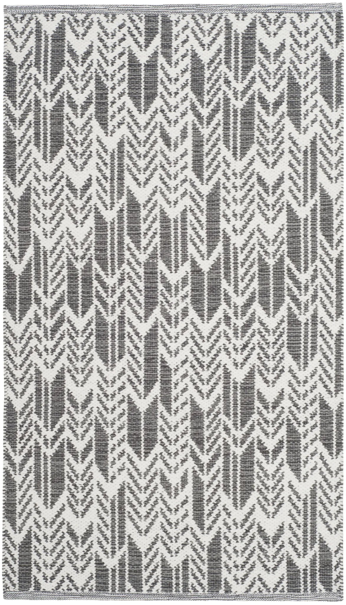 Safavieh Montauk 2'-3" x 3'-9" Rug in Charcoal / Ivory