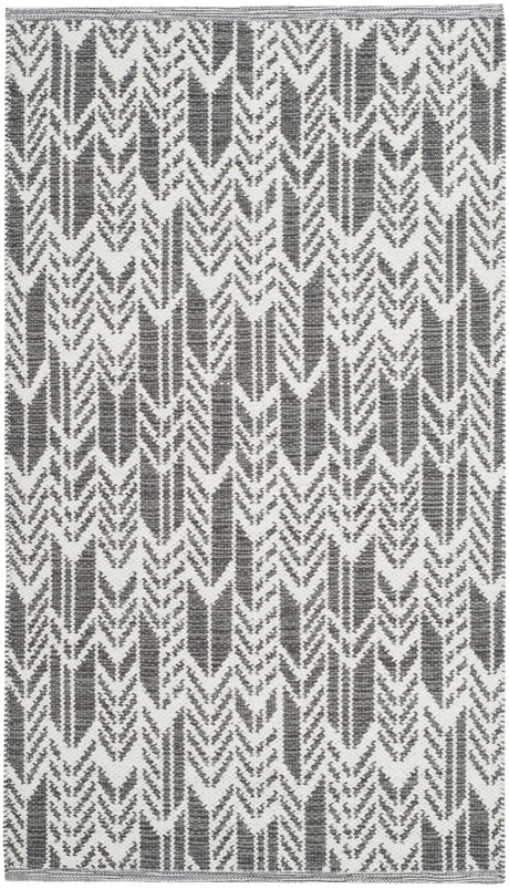 Safavieh Montauk 2'-3" x 3'-9" Rug in Charcoal / Ivory