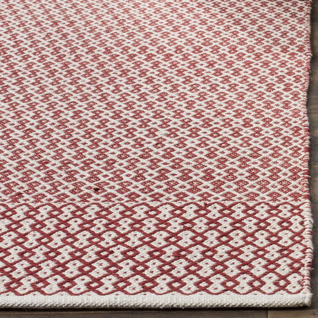 Safavieh Montauk 5'-0" x 8'-0" Rug in Ivory / Red