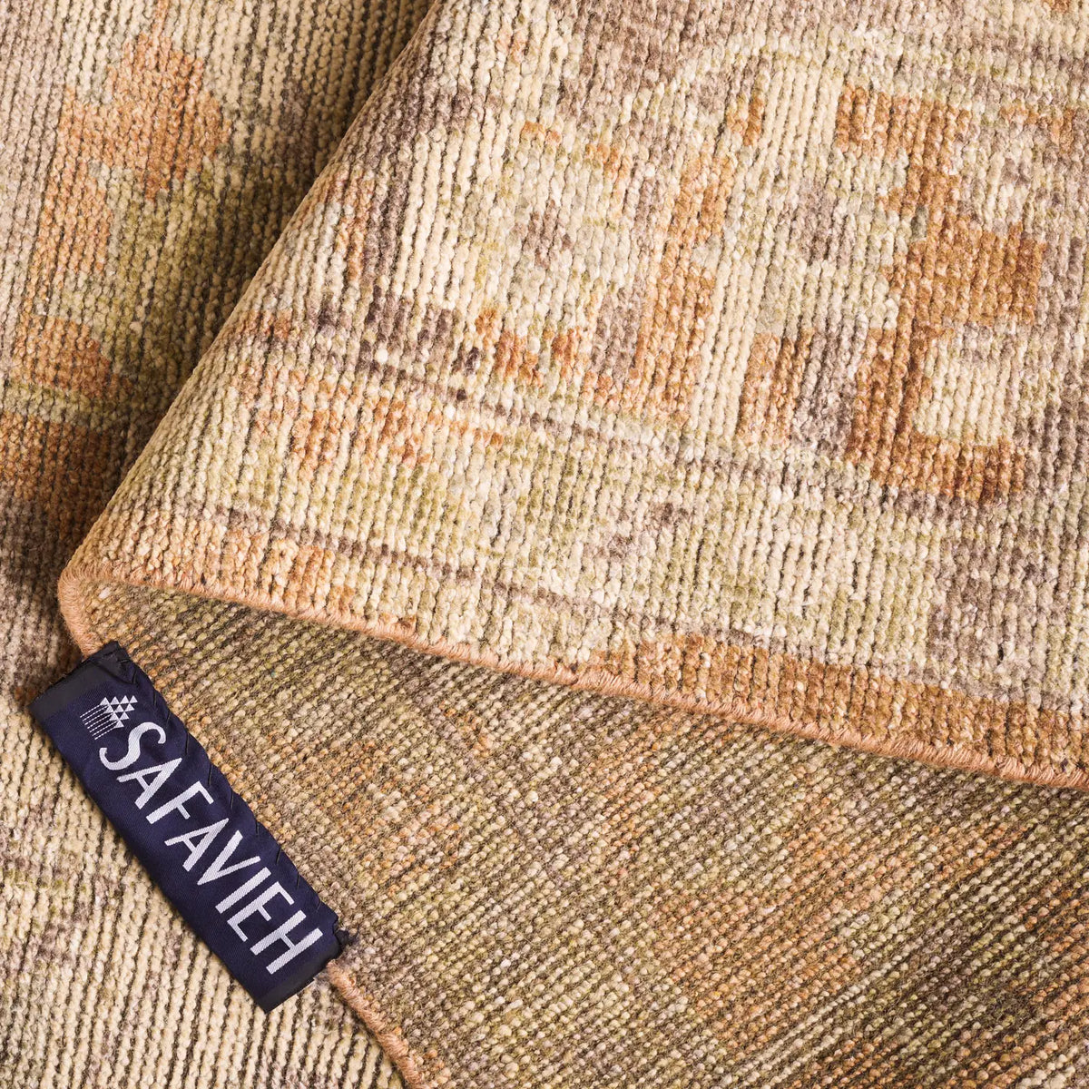 Safavieh Izmir 6'-0" x 9'-0" Rug in Gold / Rose