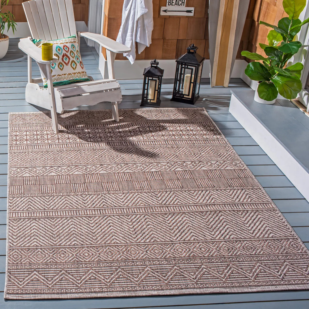 Safavieh Courtyard 4'-0" x 5'-7" Rug in Grey / Brown