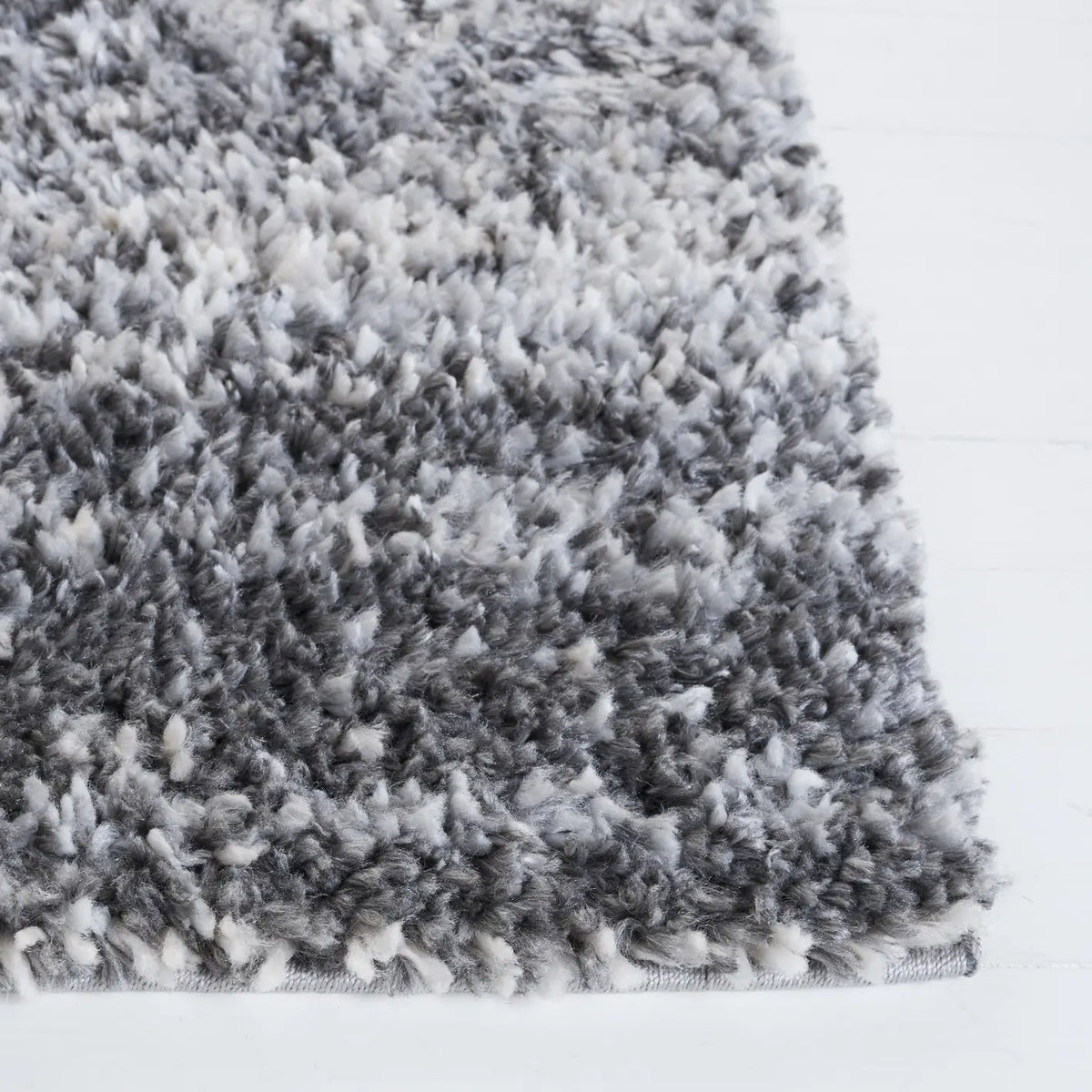 Safavieh Berber Shag 4'-5" x 6'-5" Rug in Grey / Charcoal