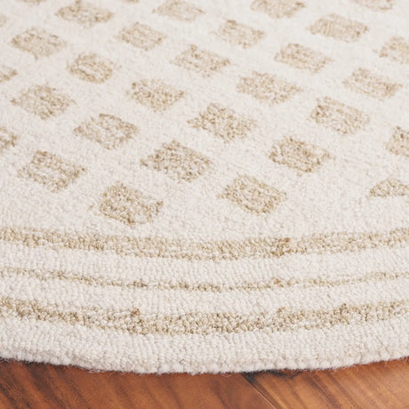 Safavieh Ebony 6'-0" x 6'-0" Rug in Ivory / Beige