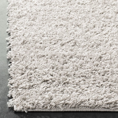 Safavieh Sga-Athens Shag 4'-0" x 6'-0" Rug in Silver