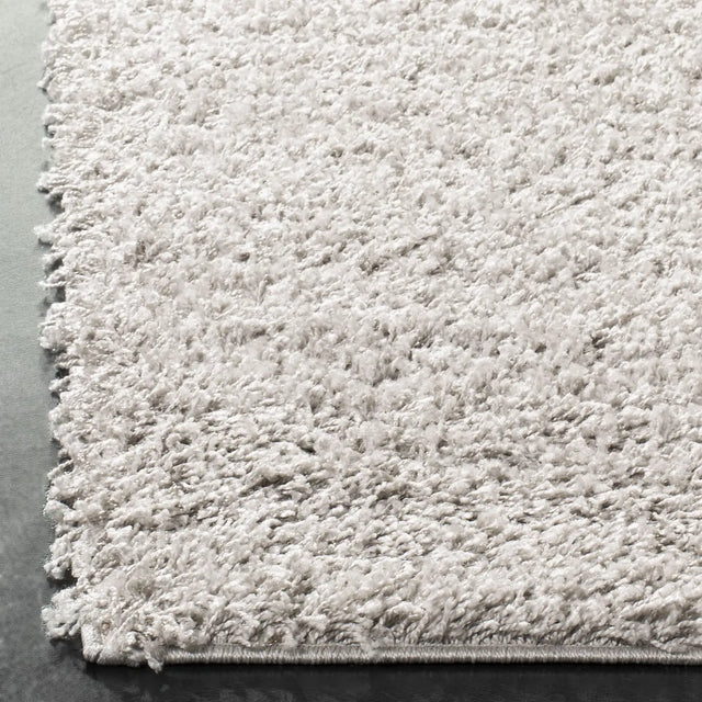 Safavieh Sga-Athens Shag 4'-0" x 6'-0" Rug in Silver