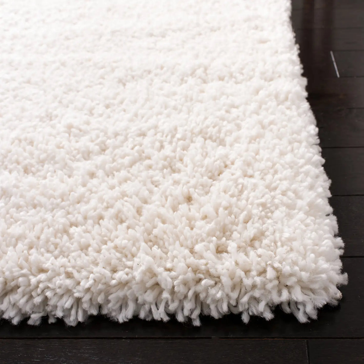 Safavieh Fontana Shag  800 4'-0" x 6'-0" Rug in Ivory