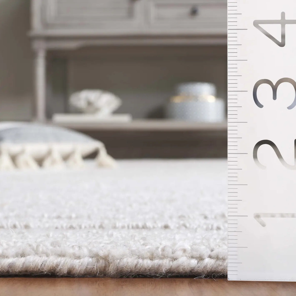 Safavieh Renewal 4'-0" x 6'-0" Rug in Light Beige