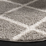 Safavieh New York Shag 6'-7" x 6'-7" Rug in Grey / Ivory