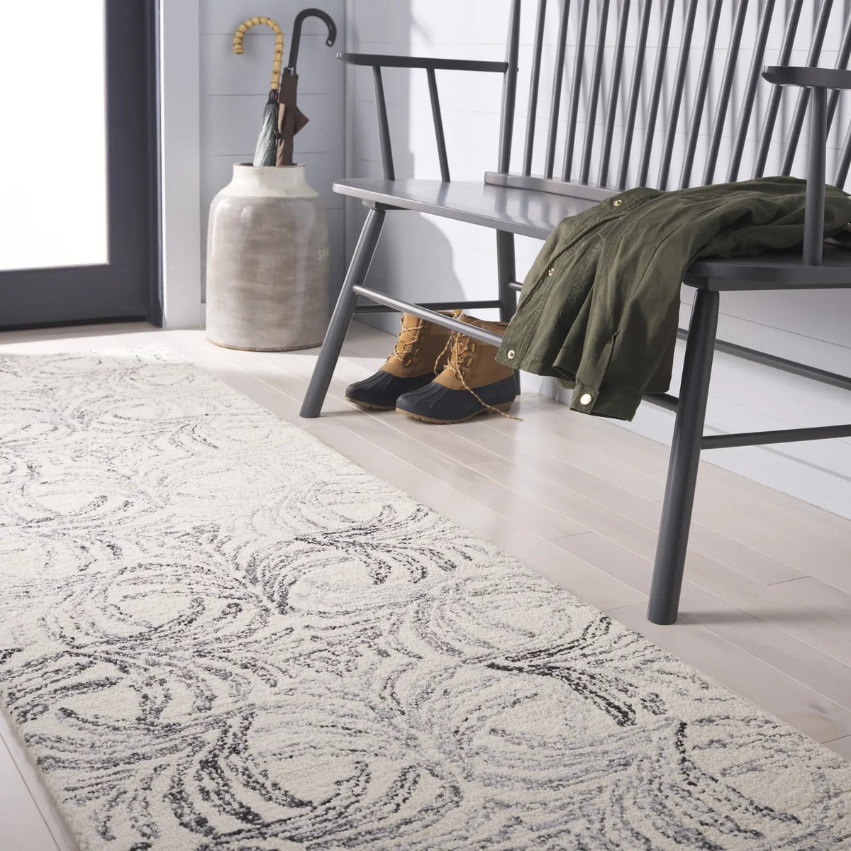 Safavieh Martha Stewart 300 2'-3" x 8'-0" Rug in Ivory / Grey