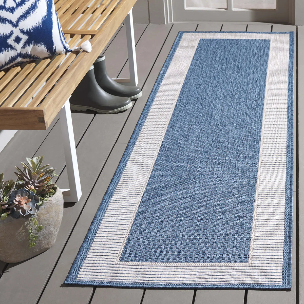 Safavieh Beach House 2'-2" x 10'-0" Rug in Blue / Ivory