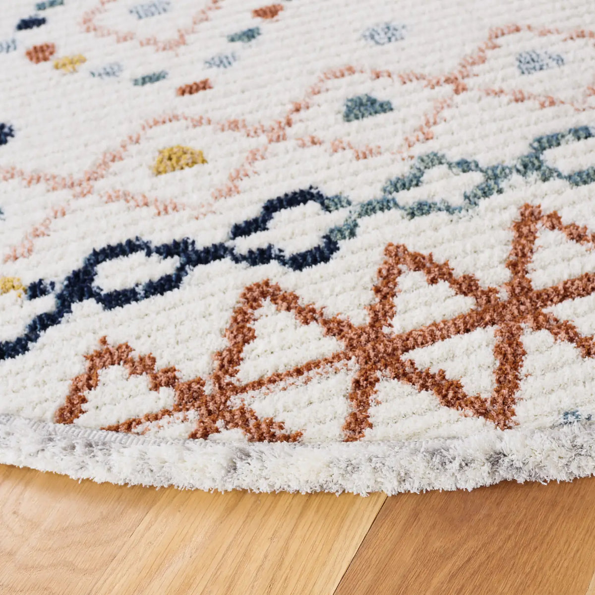 Safavieh Marrakesh 6'-7" x 6'-7" Rug in Ivory / Multi