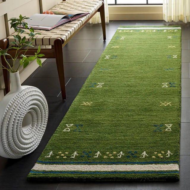 Safavieh Himalaya 2'-3" x 8'-0" Rug in Green