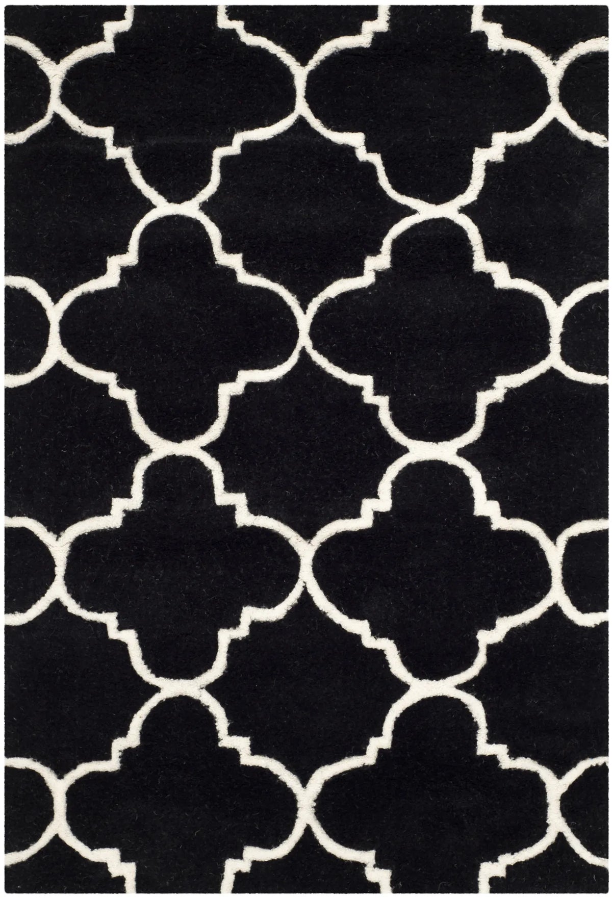 Safavieh Chatham 2'-0" x 3'-0" Rug in Black / Ivory