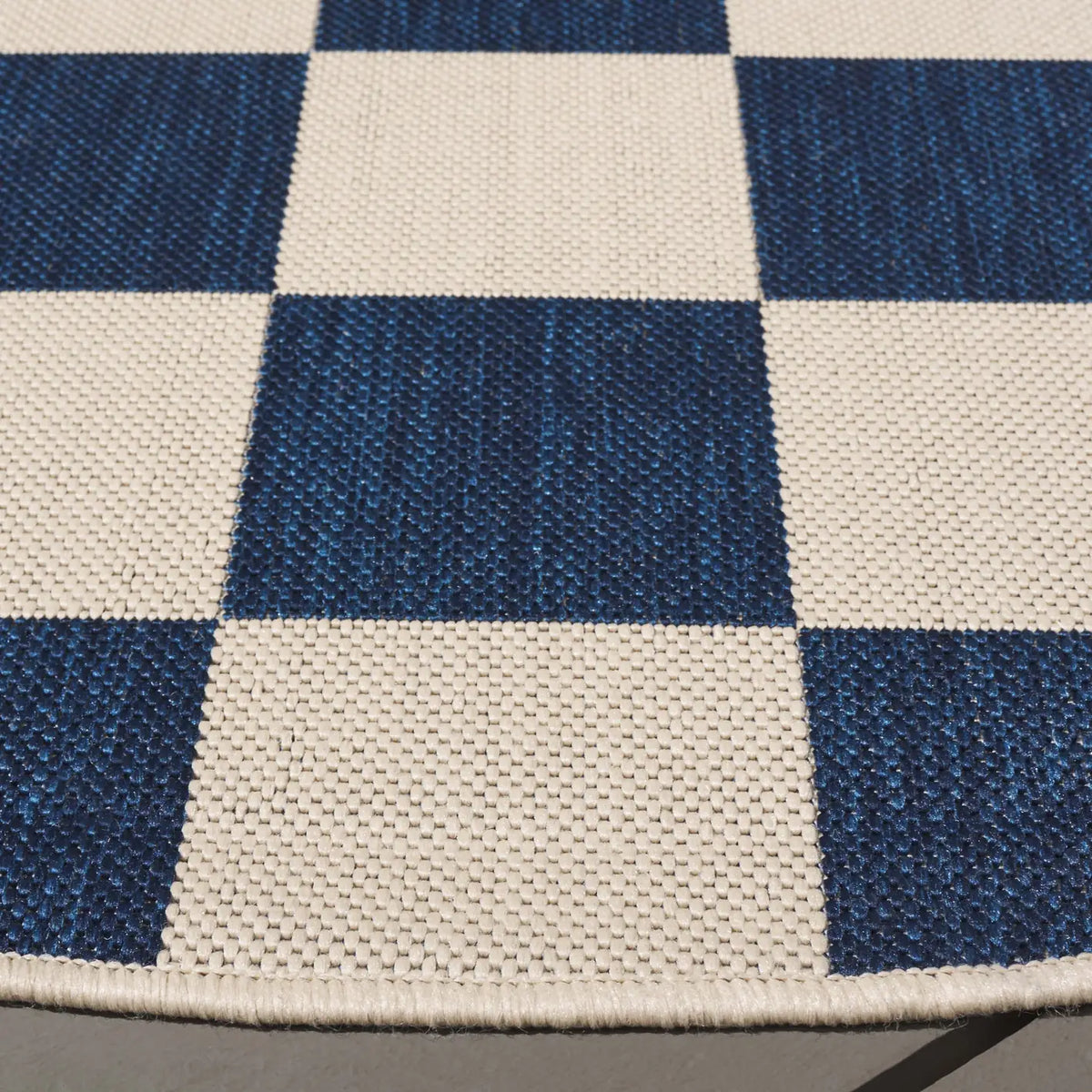 Safavieh Courtyard 6'-7" x 6'-7" Rug in Navy / Beige
