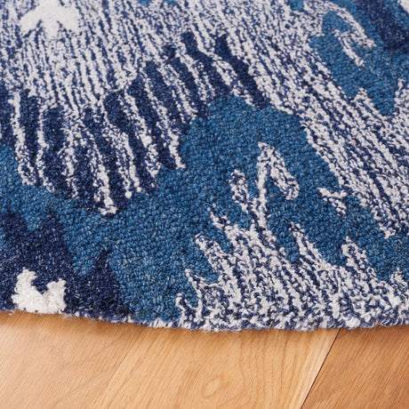 Safavieh Ikat 6'-0" x 6'-0" Rug in Blue / Ivory