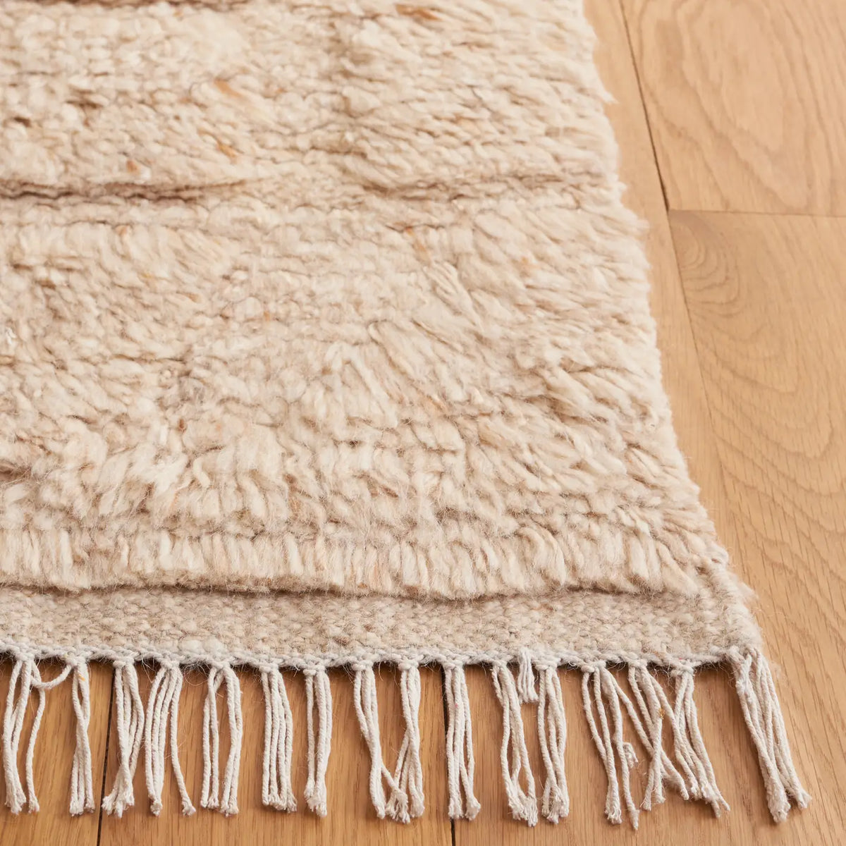 Safavieh Kenya 4'-0" x 6'-0" Rug in Beige