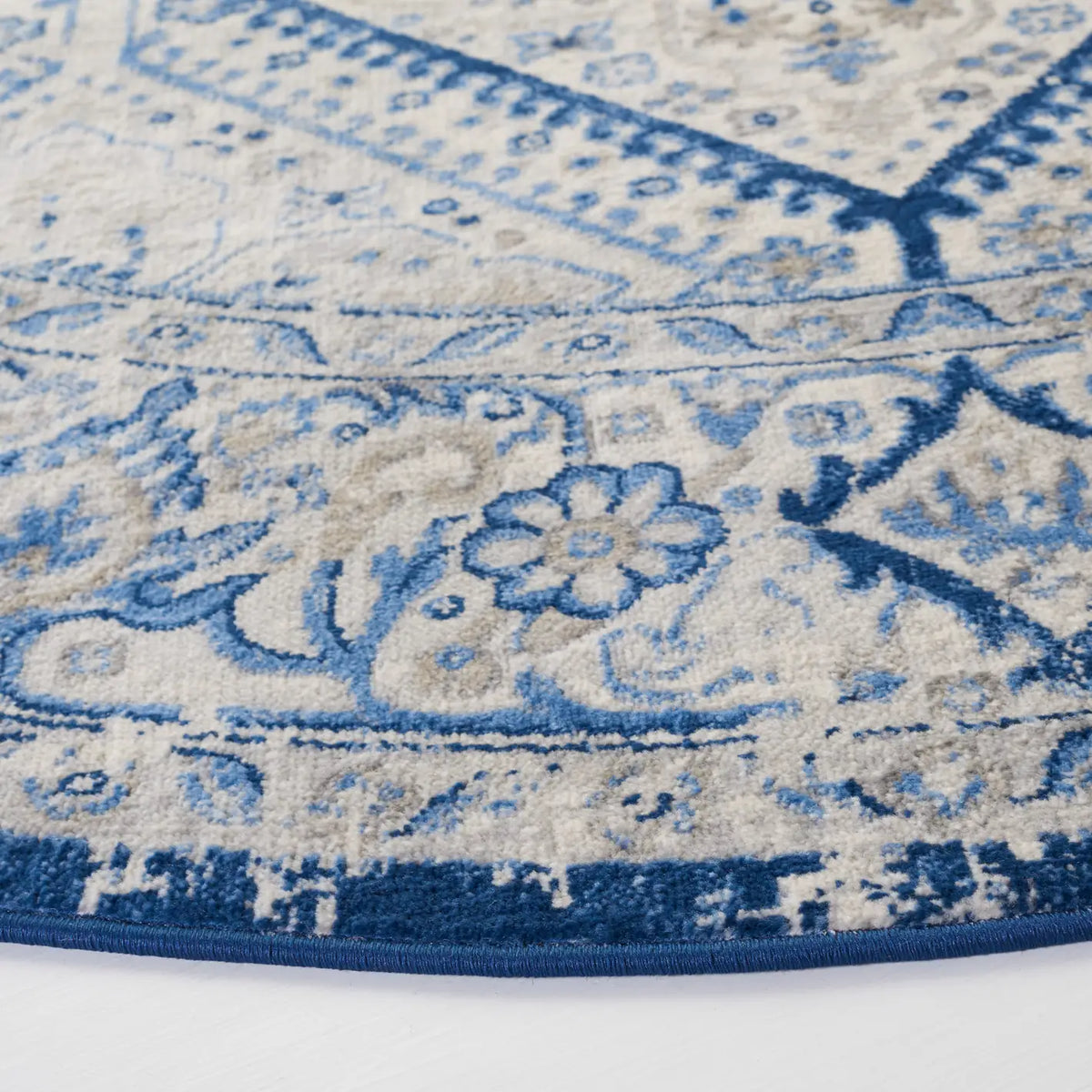 Safavieh Brentwood 6'-7" x 6'-7" Rug in Blue / Ivory
