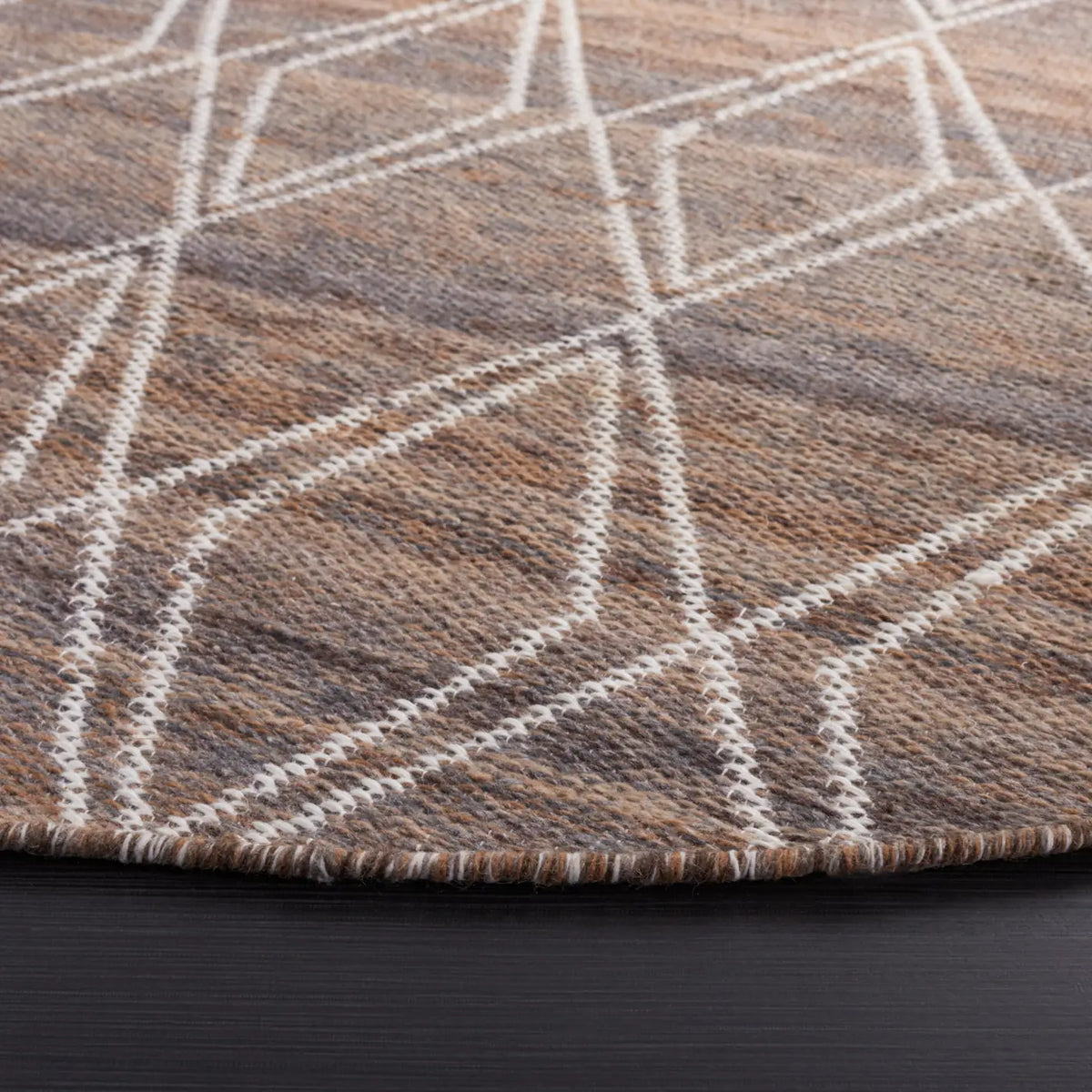 Safavieh Kilim 6'-0" x 6'-0" Rug in Brown / Grey