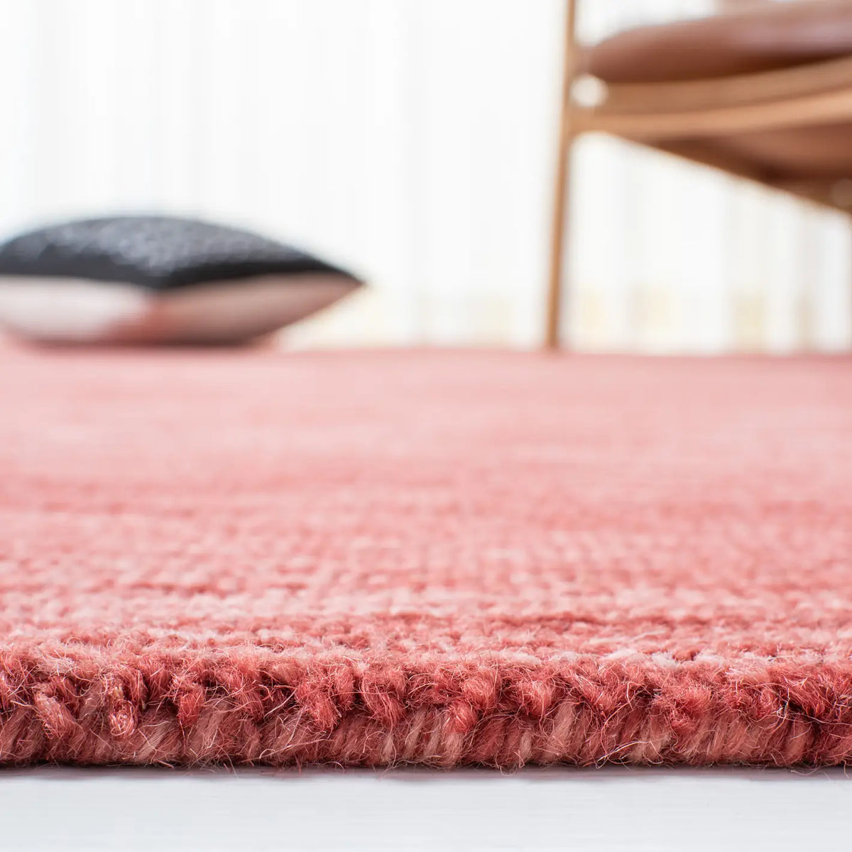 Safavieh Metro 4'-0" x 6'-0" Rug in Rust