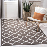 Safavieh Dhurries 5'-0" x 8'-0" Rug in Brown / Ivory