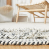 Safavieh Martha Stewart 4'-0" x 6'-0" Rug in Ivory / Grey