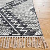 Safavieh Kilim 4'-0" x 6'-0" Rug in Ivory / Black