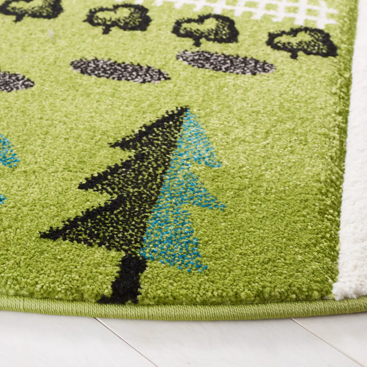 Safavieh Carousel Kids 100 6'-7" x 6'-7" Rug in Green / Beige
