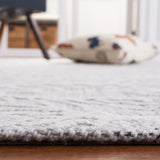 Safavieh Marbella 4'-0" x 6'-0" Rug in Grey / Ivory