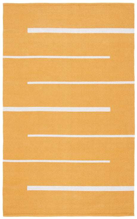 Safavieh Montauk 4'-0" x 6'-0" Rug in Gold / Ivory