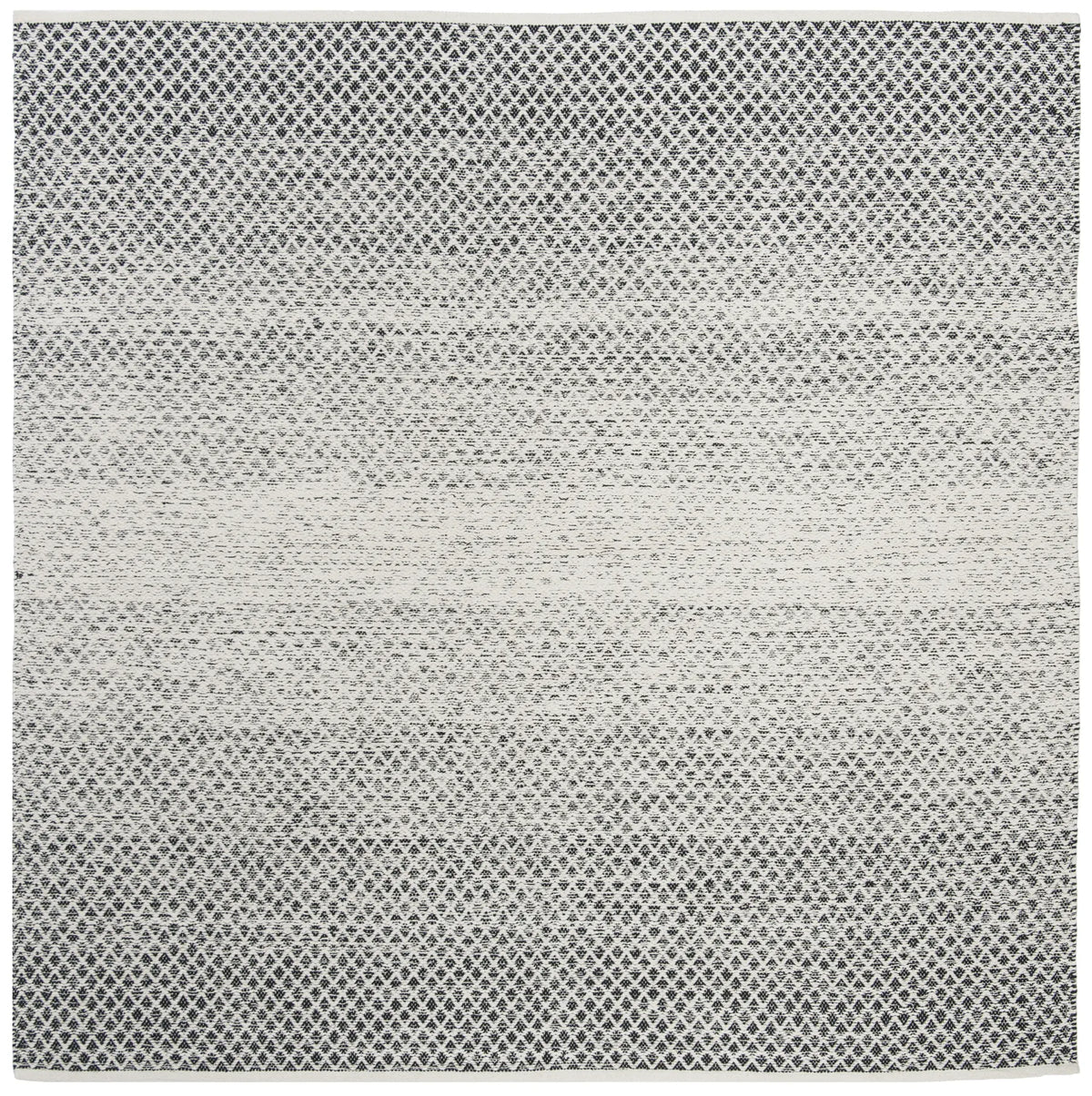Safavieh Montauk 6'-0" x 6'-0" Rug in Black / Ivory