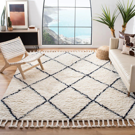 Safavieh Casablanca 6'-0" x 9'-0" Rug in Navy / Ivory