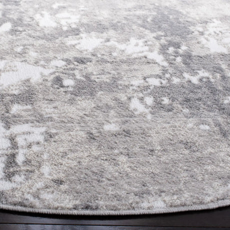 Safavieh Skyler 6'-7" x 6'-7" Rug in Light Grey / Grey