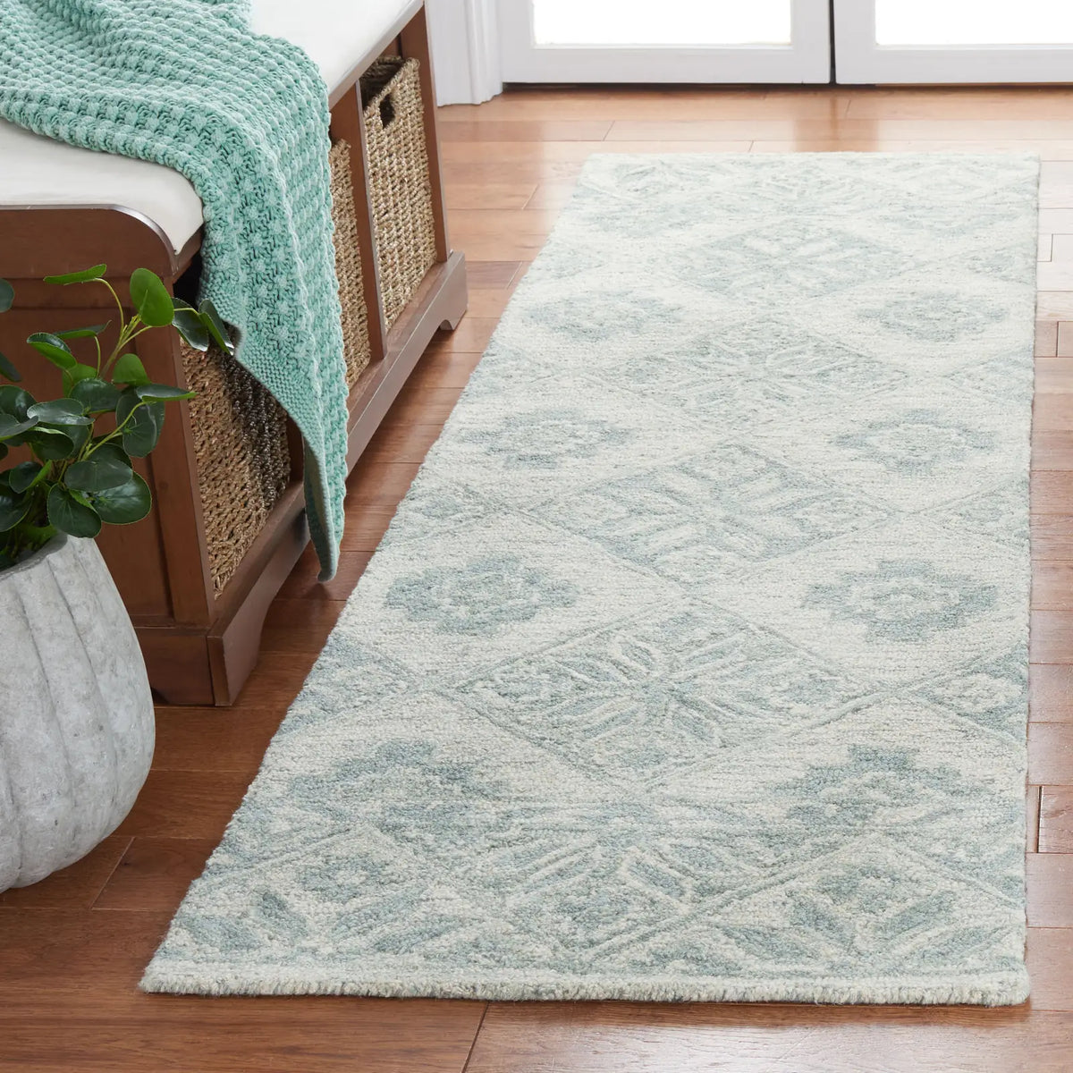 Safavieh Martha Stewart 2'-3" x 8'-0" Rug in Ivory / Light Blue