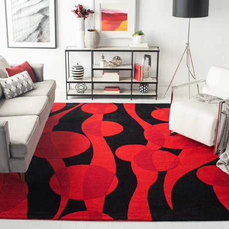 Safavieh Soho 7'-6" x 9'-6" Rug in Black / Red