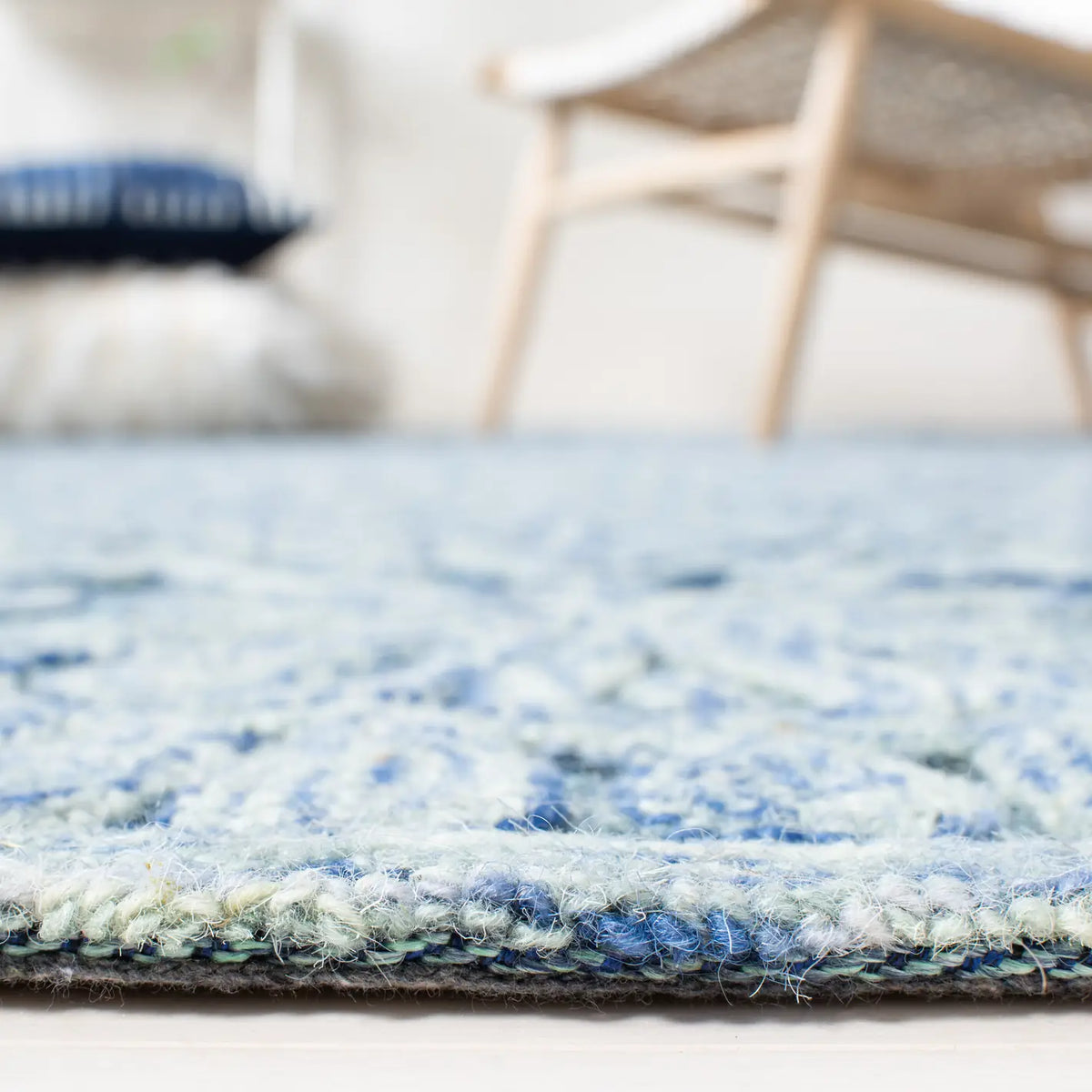 Safavieh Trace 5'-0" x 8'-0" Rug in Blue / Light Green