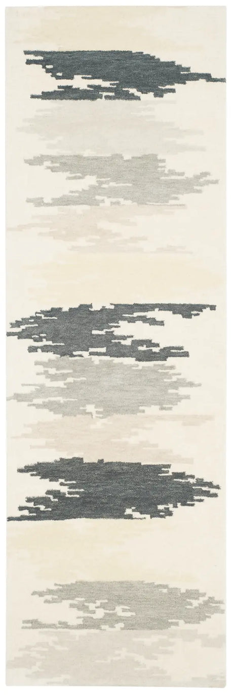 Safavieh Soho 2'-6" x 8'-0" Rug in Ivory / Grey