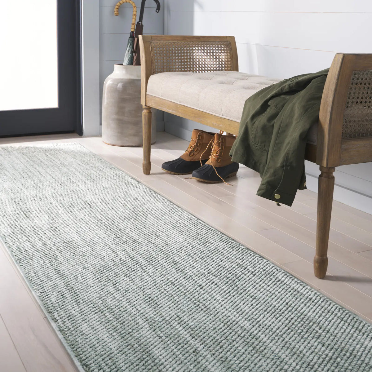 Safavieh Martha Stewart Azura 2'-0" x 8'-0" Rug in Green
