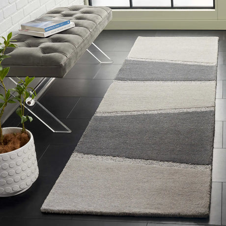 Safavieh Fifth Avenue 2'-3" x 8'-0" Rug in Grey / Charcoal